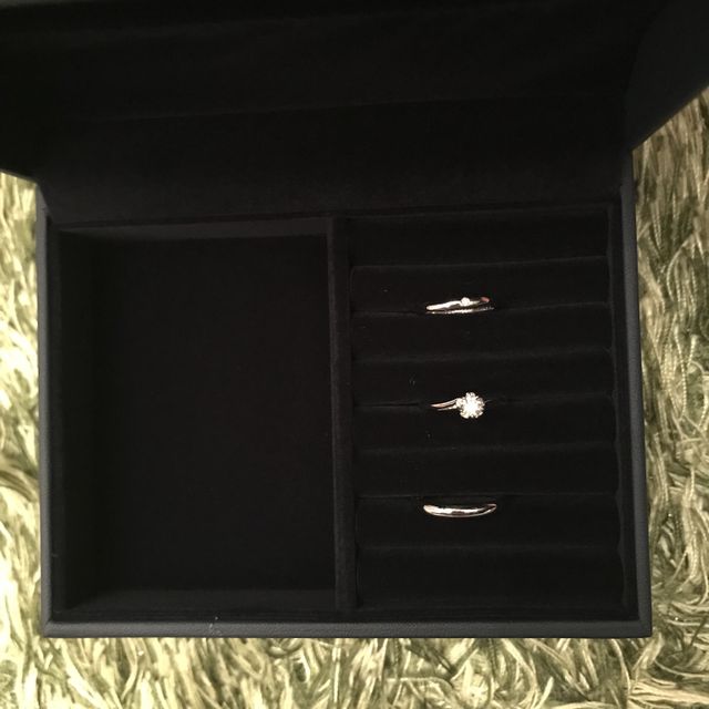 【銀座ダイヤモンドシライシの口コミ】 きっかけは、奥さんがお花のアレンジメント教室に通っており、普段からお…