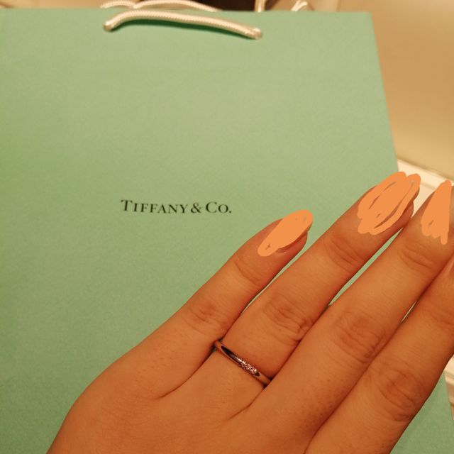 【ティファニー(Tiffany & Co.)の口コミ】 洗練されたデザインでとてもすてきでした。
指輪にまつわるエピソードも合…
