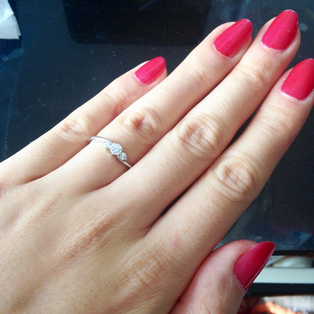 【ROYAL ASSCHER(ロイヤル・アッシャー)の口コミ】 たまたま主人の友人が働いていたデパートの装飾品売り場で購入しました。…