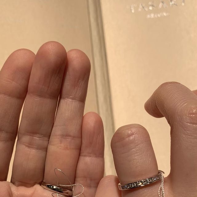 【TASAKI(タサキ)の口コミ】 小さなダイヤモンドが埋められたエタニティリングです。
ダイヤモンドがと…