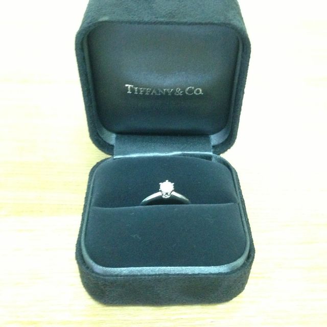 【ティファニー(Tiffany & Co.)の口コミ】 ダイヤの輝きが他のブランドと違った。
対応してくれたスタッフの方もティ…