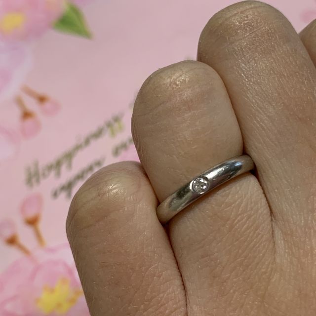 【ハリー・ウィンストン(Harry Winston)の口コミ】 婚約指輪がハリーウィンストンだったので、
揃えることにしました！真ん中…