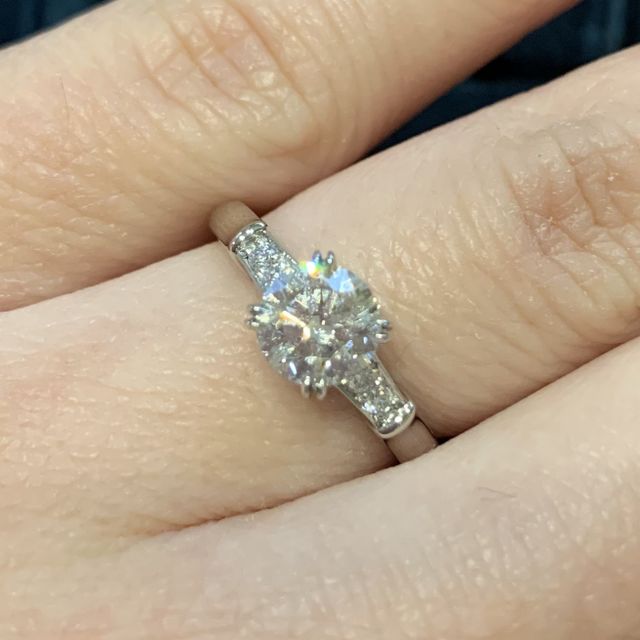 【ハリー・ウィンストン(Harry Winston)の口コミ】 指輪の三大ブランドの為、外せないと思いました。指輪のダイヤの輝きが他…