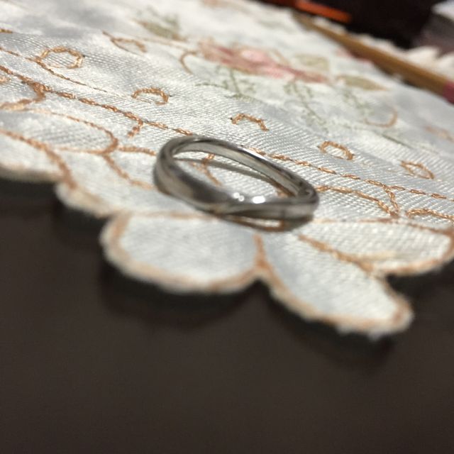 【4℃ BRIDAL(ヨンドシーブライダル)の口コミ】 結婚指輪は、一生身につける大切なものです。しかし、家事になどでも邪魔…
