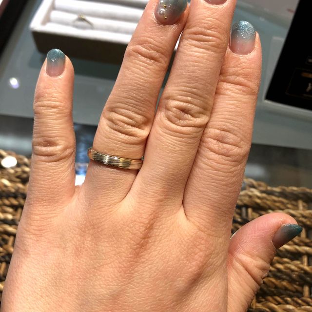 【杢目金屋(もくめがねや)の口コミ】 この世に２つとない唯一無二の指輪を作成して下さいます。
出来上がった指…