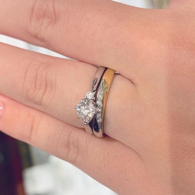 【ケイウノ ブライダル(K.UNO BRIDAL)の口コミ】 値段的に手頃でありダイヤモンドの輝きが綺麗でつけ心地が良いので決めま…