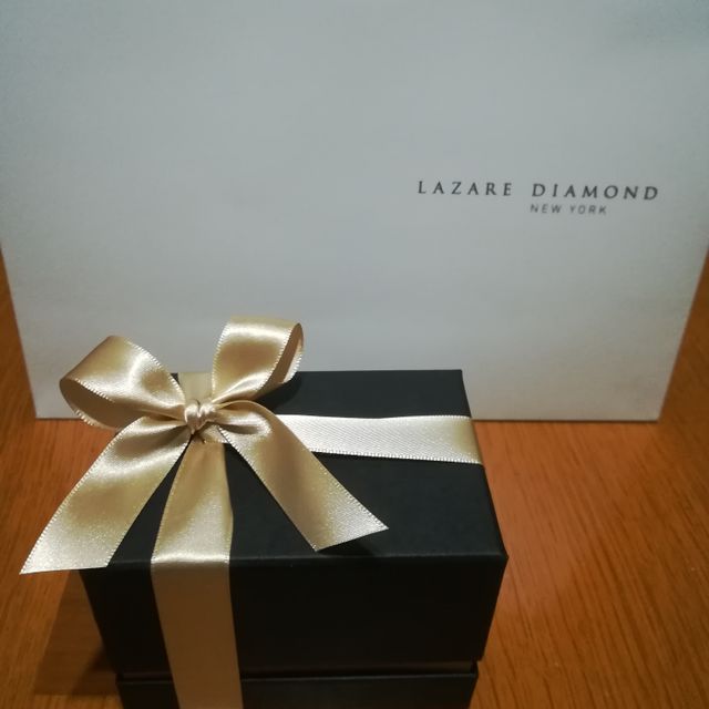 【ラザール ダイヤモンド(LAZARE DIAMOND)の口コミ】 ALBAのゴールドを選びました。
ダイヤモンドがどの角度からみても本当に美…