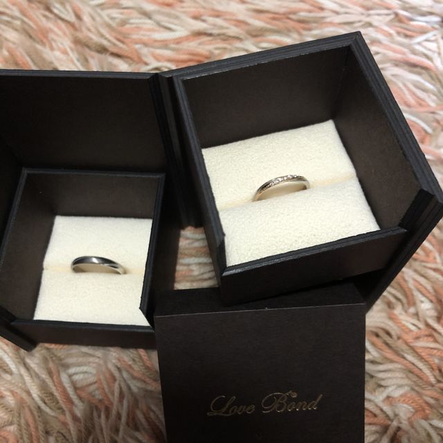 【Love Bond(ラブボンド)の口コミ】 私の肌が地黒なので、シルバ一色よりはピンクゴールド色のタイプを探して…