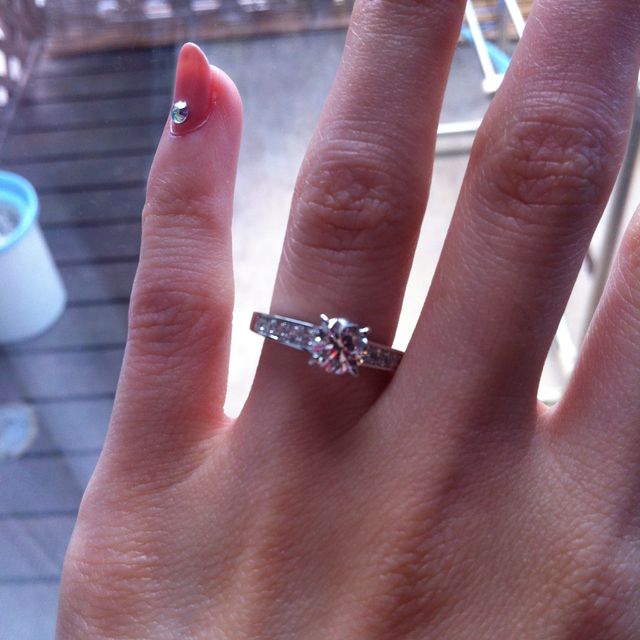 【カルティエ(Cartier)の口コミ】 デザインに一目惚れでした。様々なブランドの指輪を見ましたが、飽きもこ…