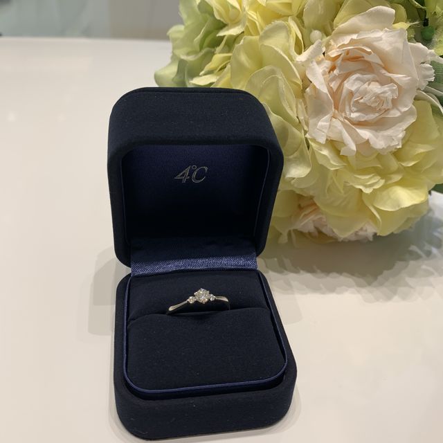 【4℃ BRIDAL(ヨンドシーブライダル)の口コミ】 デザインかかわいくて、ダイヤの種類や価格が納得いくものでした。数ある…