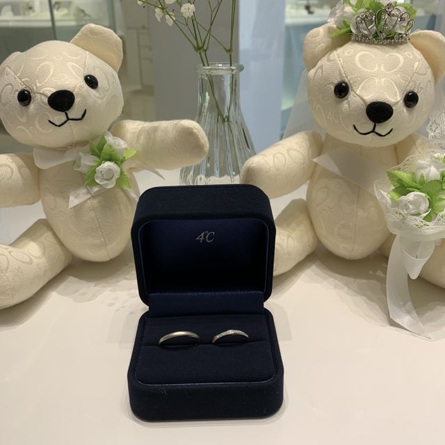 【4℃ BRIDAL(ヨンドシーブライダル)の口コミ】 デザインかかわいくて、ダイヤの種類や価格が納得いくものでした。数ある…