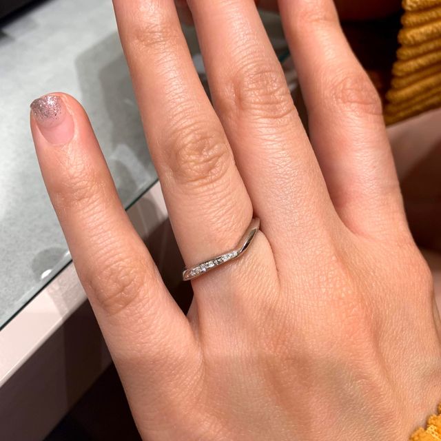 【アイプリモ(I-PRIMO)の口コミ】 指輪のデザインがかなり豊富に取り揃えられていました。
ストレートにS字…