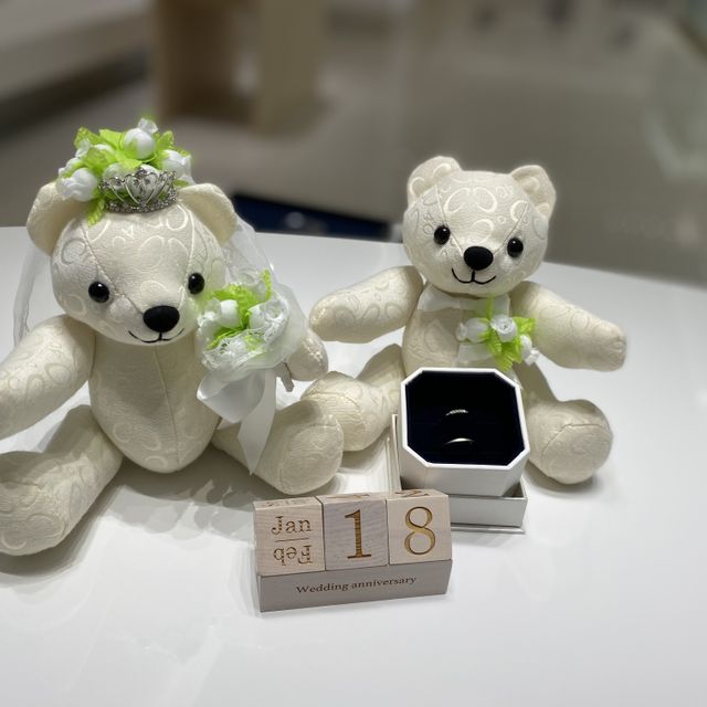 【4℃ BRIDAL(ヨンドシーブライダル)の口コミ】 私の物は、シンプルなのにダイヤがすごく綺麗に見えました。付けたときの…