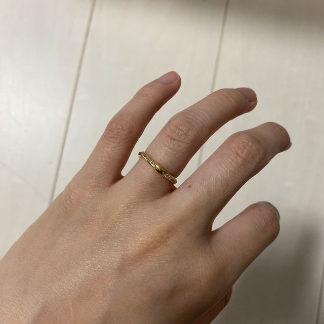 【GALA JEWELRY(ガラジュエリー)の口コミ】 最初は太い指輪を考えていましたが、実際に好みのタイプの指輪を何個か持…