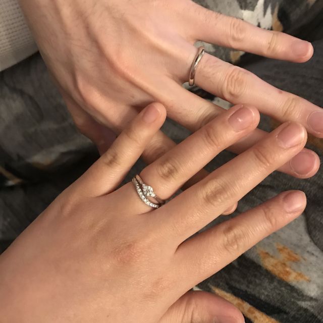 【ラザール ダイヤモンド(LAZARE DIAMOND)の口コミ】 一見よくあるウェーブの指輪にみえますが、数あるウェーブの指輪の中でも…