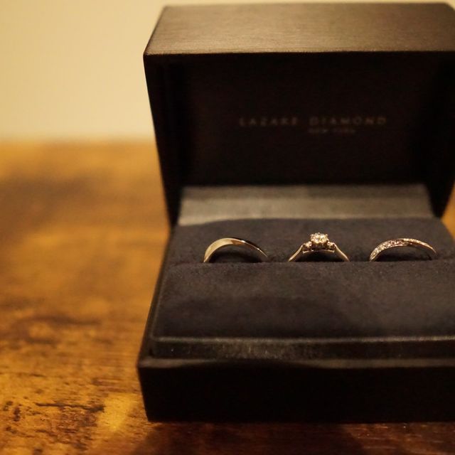 【ラザール ダイヤモンド(LAZARE DIAMOND)の口コミ】 一見よくあるウェーブの指輪にみえますが、数あるウェーブの指輪の中でも…