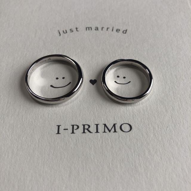 【アイプリモ(I-PRIMO)の口コミ】 デザインとつけ心地です。太めというか、ザ結婚指輪という王道のデザイン…