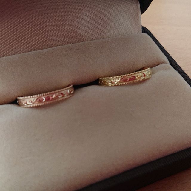 【VANillA(ヴァニラ)の口コミ】 まずは、デザインで決めました。ピンクゴールドに変更してもらい、イニシ…