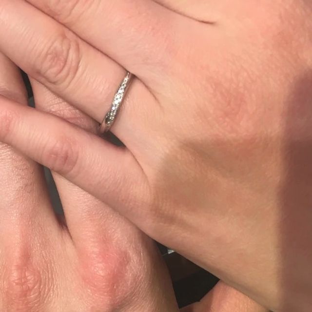 【銀座ダイヤモンドシライシの口コミ】 斜めにメレダイヤが配置されたリングを探しており、スタッフの方に希望を…