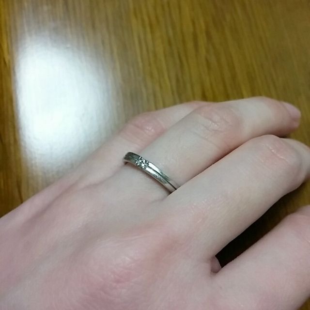 【4℃ BRIDAL(ヨンドシーブライダル)の口コミ】 サイズ+値段+可愛さ
私は、太いのは嫌なのでずっと着けると
なるとシンプ…