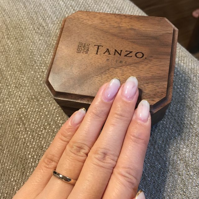 【TANZO.(鍛造指輪)の口コミ】 ゴールドで、ギラギラしすぎていないシャンパンゴールド系の色味を探して…