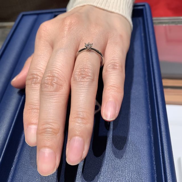 【銀座ダイヤモンドシライシの口コミ】 いろいろと回り過ぎて、何が良いか分からなくなり、最後はお店の人に決め…