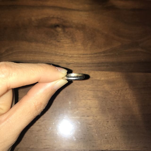 【カルティエ(Cartier)の口コミ】 夫と同じ指輪を身につけたかったので、シンプルなプラチナの指輪を探して…