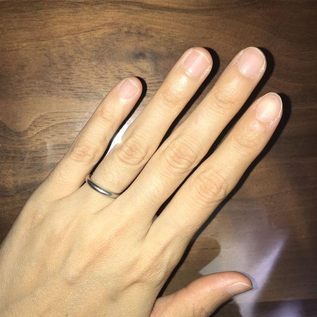 【カルティエ(Cartier)の口コミ】 夫と同じ指輪を身につけたかったので、シンプルなプラチナの指輪を探して…