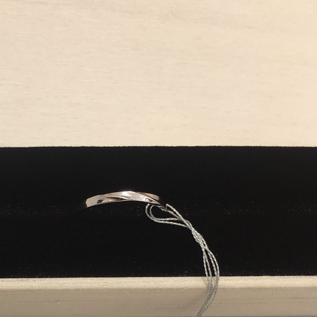 【VIVAGE(ヴィヴァージュ)の口コミ】 シンプルなもので探していました。表面もつるっとしたストレートのものを…