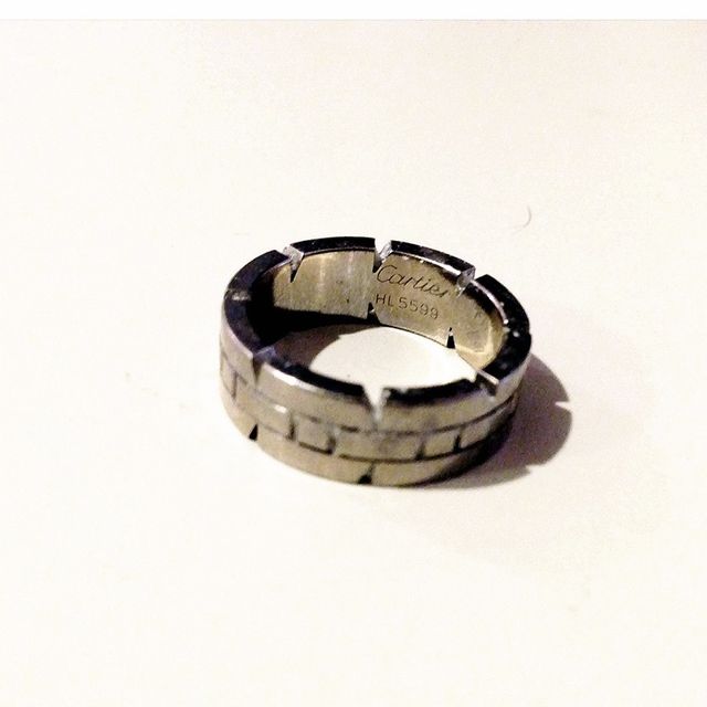 【カルティエ(Cartier)の口コミ】 素材がホワイトシルバーの割に高価です。結婚指輪なので プラチナを希望し…