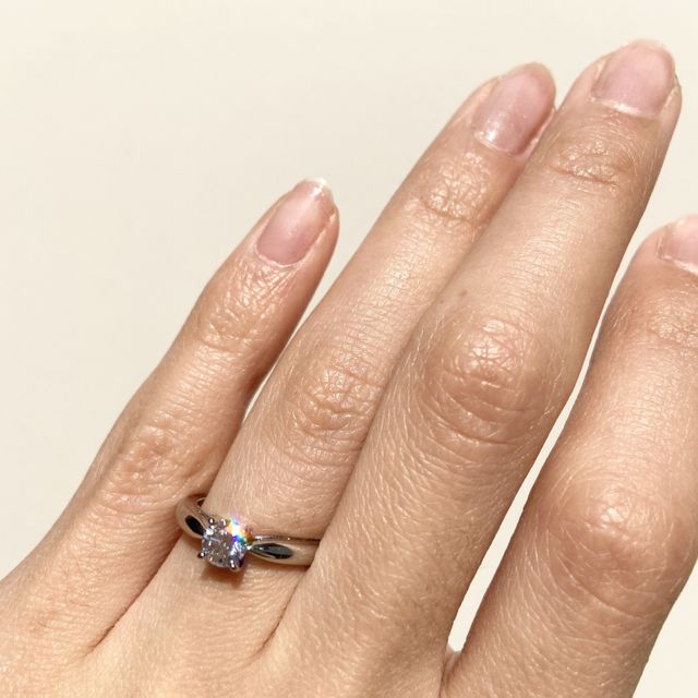 【ヴァン クリーフ＆アーペル(Van Cleef & Arpels)の口コミ】 丸みがあり、つけ心地が大変良かったのと、リングの太さが私の大きめの手…