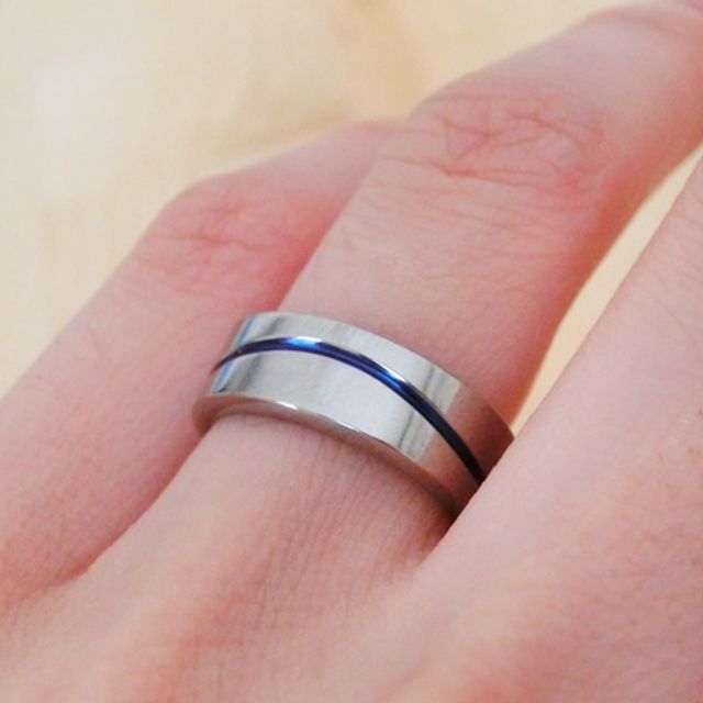 【SORA(ソラ)の口コミ】 なんと言ってもデザインを一からオーダーメイド出来る点が魅力です。
指輪…