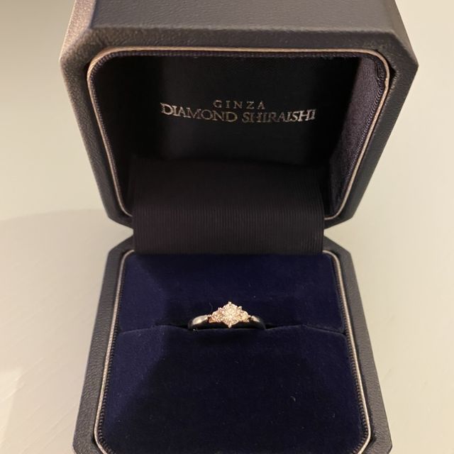 【銀座ダイヤモンドシライシの口コミ】 ダイヤモンドの輝きがどこよりも美しく、実際に専用の道具を使ってダイヤ…