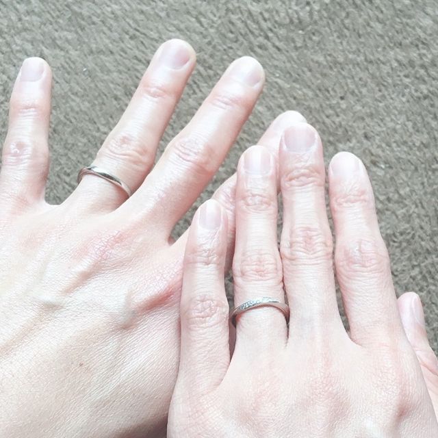 【アイプリモ(I-PRIMO)の口コミ】 ２つを揃えるとハートモチーフが鏡合わせのデザインで、2人とも気に入りま…