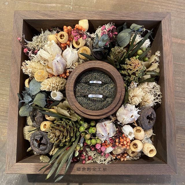 【鎌倉彫金工房の口コミ】 自分たちで世界に1つの指輪を作れるからです。
ブランドに興味がなく、何…