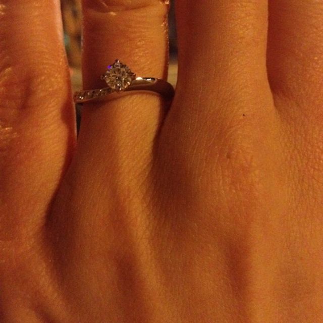 【MIKIMOTO(ミキモト)の口コミ】 アシンメトリーなデザインはあまり見かけることもなく、ダイヤの輝きがと…