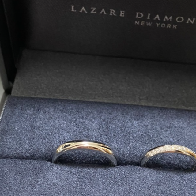 【ラザール ダイヤモンド(LAZARE DIAMOND)の口コミ】 指輪のデザインとしては、シンプルな点が決め手でした。
ただ、シンプルな…