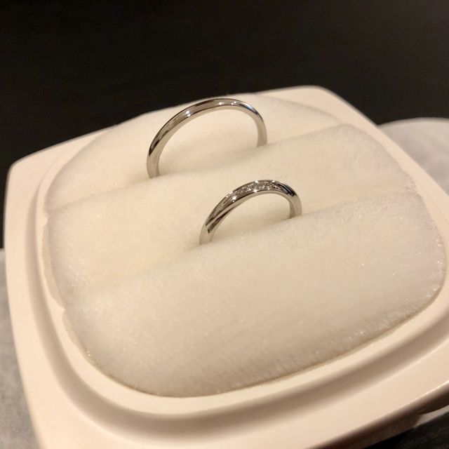 【俄(にわか)の口コミ】 細身のデザインで、指につけた時の見え方が綺麗な指輪を探していました。…