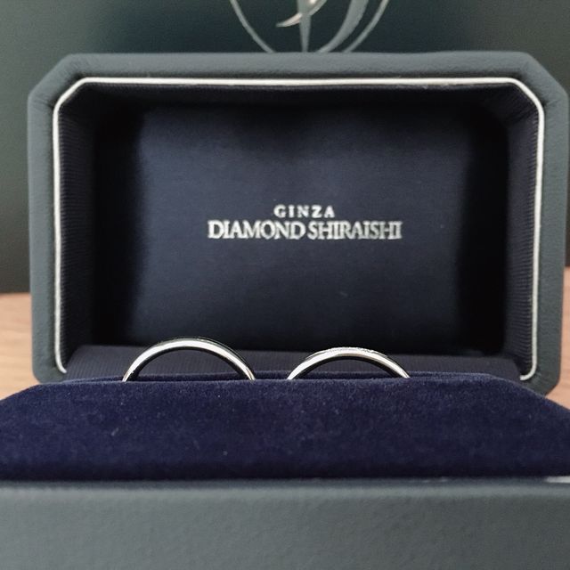 【銀座ダイヤモンドシライシの口コミ】 女性用は少しダイヤモンドが入っているものが良くて、でもギラギラはして…