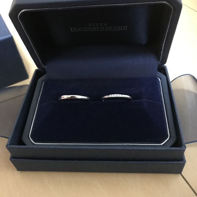 【銀座ダイヤモンドシライシの口コミ】 たくさんのものを試着した中で決め手となったのは指が綺麗に見えるデザイ…