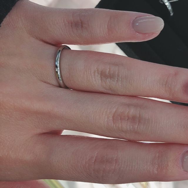 【AHKAH(アーカー)の口コミ】 細身でシンプルなデザインを探してしたのでこちらが理想にピッタリでした…