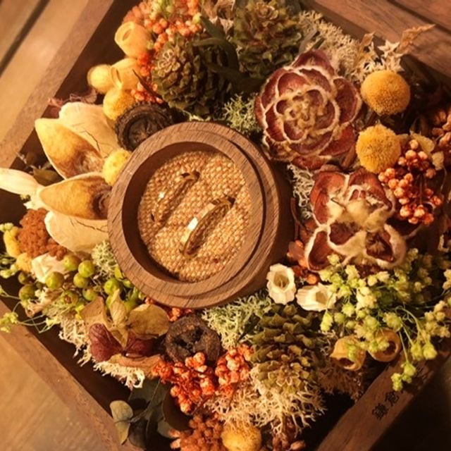 【鎌倉彫金工房の口コミ】 指輪のデザインは婚約指輪はピンクゴールドでダイヤをつけ、結婚指輪はゴ…