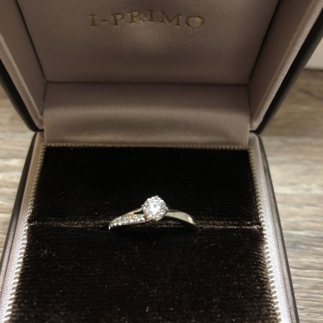 【アイプリモ(I-PRIMO)の口コミ】 デザインに一目惚れしたのと、色々なダイヤモンドの石を見せて貰い、気に…