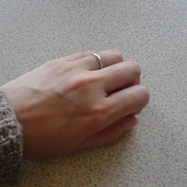 【ティファニー(Tiffany & Co.)の口コミ】 料理が趣味なので、料理中も気にならないようなシンプルで細めのデザイン…