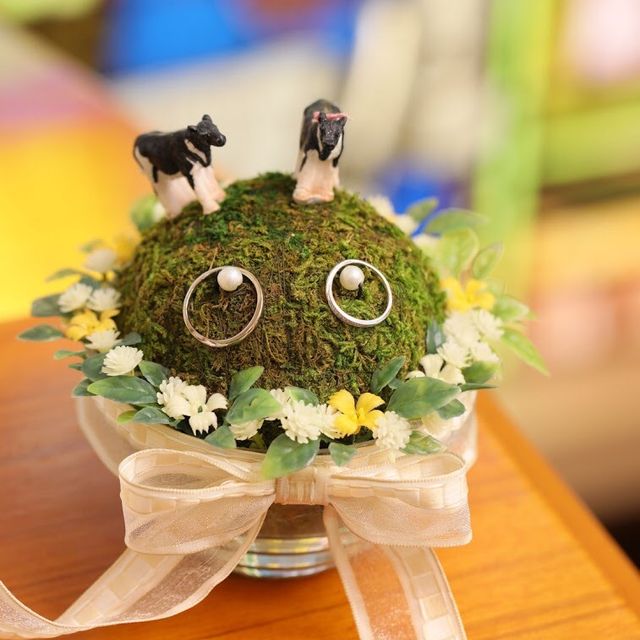 【俄(にわか)の口コミ】 妻のセットリングとおそろいの結婚指輪を選びました。ねじれたデザインが…