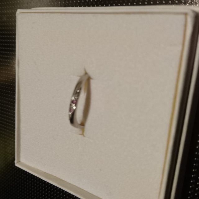 【A・D・A(エー・ディー・エー)の口コミ】 ペアの結婚指輪のみ購入予定で来店しました。ディスプレイに並んでいる商…