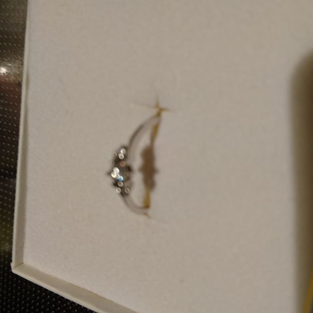 【A・D・A(エー・ディー・エー)の口コミ】 ペアの結婚指輪のみ購入予定で来店しました。ディスプレイに並んでいる商…