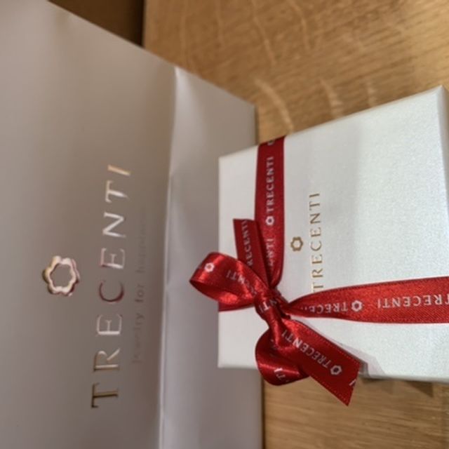 【TRECENTI(トレセンテ)の口コミ】 シンプルなデザインが良いと相談し、持ってきていただいた中の１つから決…