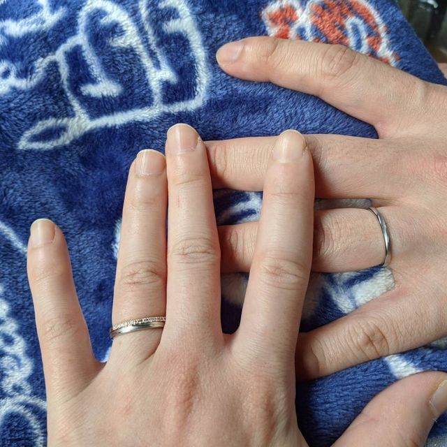 【アイプリモ(I-PRIMO)の口コミ】 購入する時に2人でここは譲れないと思うポイントとしていた、指輪の太さ、…