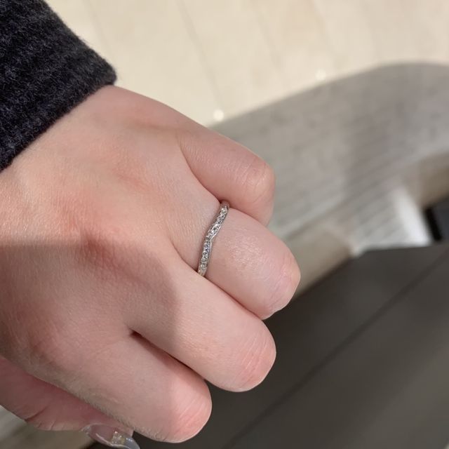 【俄(にわか)の口コミ】 ハーフエタニティです。
着け心地とかは、とても良かったです。
さり気な…